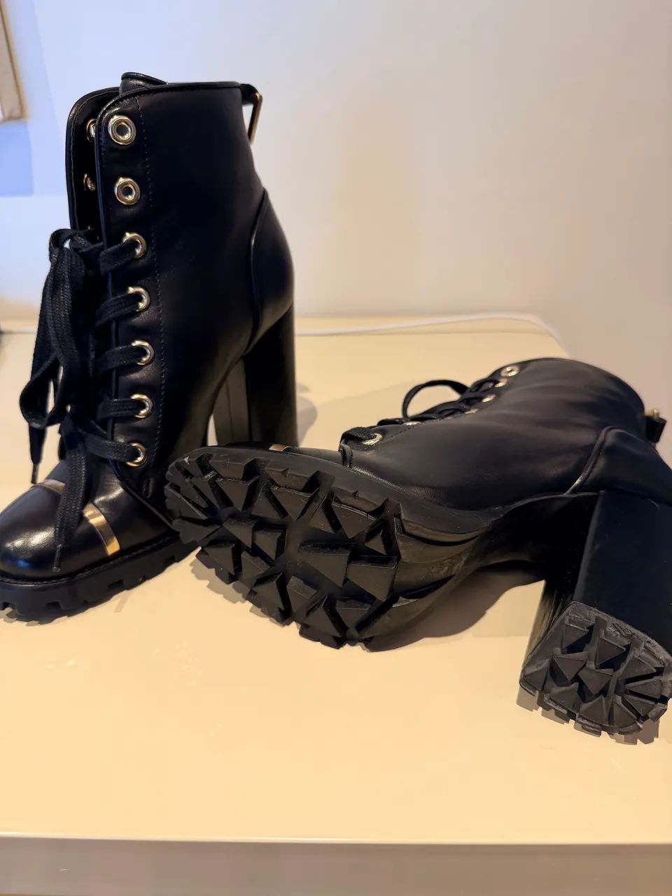 Bota preta SCHUTZ  - Foto 3