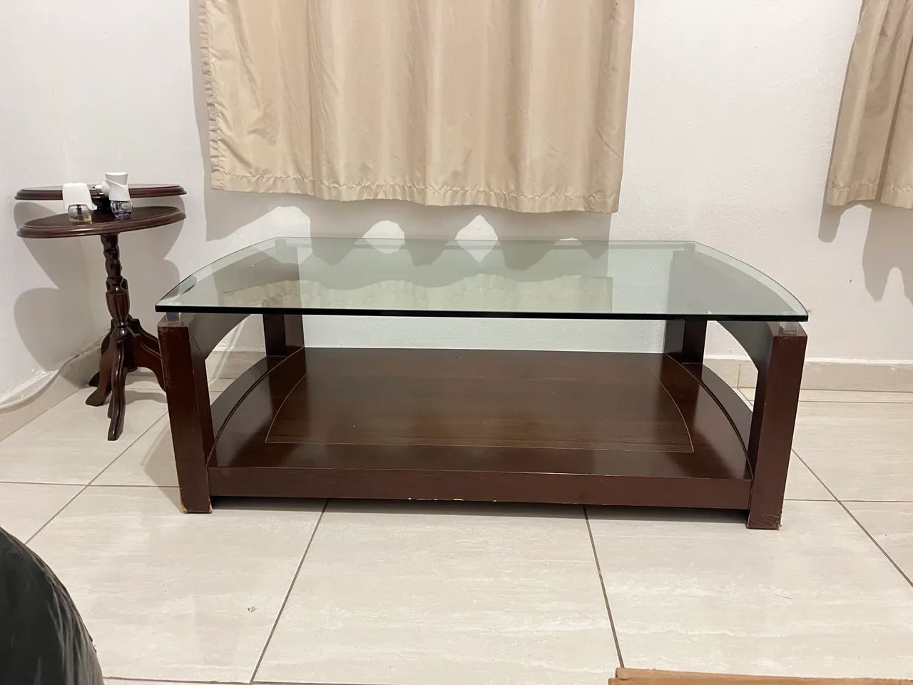 Mesa de Centro em madeira maciça 