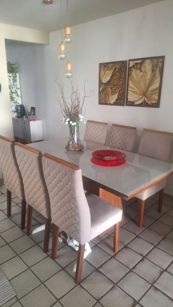 Mesa Grande com 6 Cadeiras