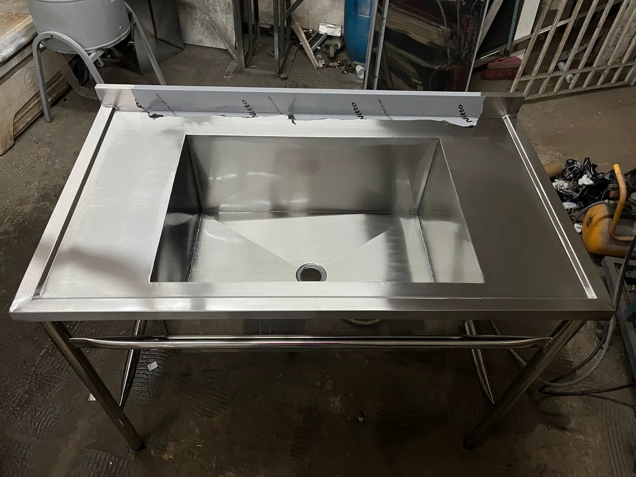 Mesas sobre medida em aço inox  - Foto 4