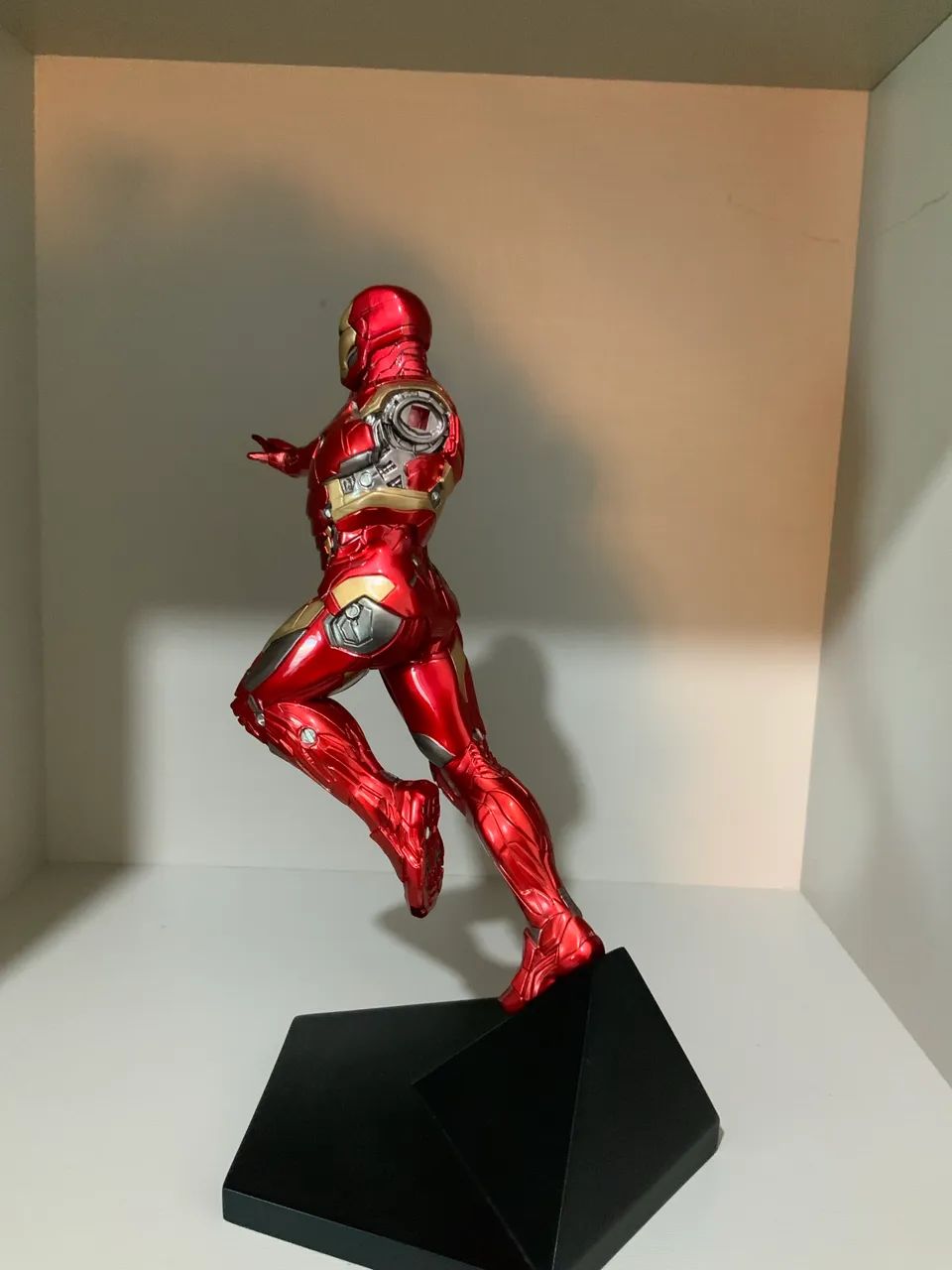Boneco Homem de Ferro - Iron Studios (falta um braço) - Foto 3