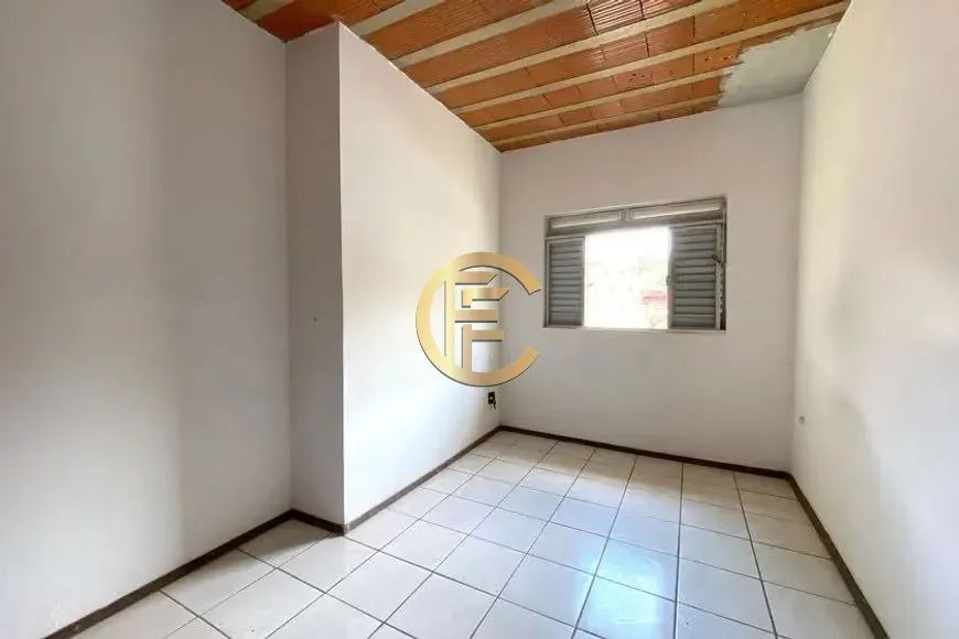 OPORTUNDIADE CASA COM AMPLO QUINTAL - Foto 5