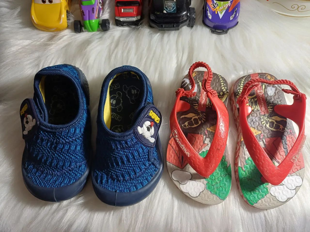 1 sapato de Bebê Klin (semi-novo)+ 1 chinelo Ipanema (Novo)de Dinossauro vermelho - Foto 2