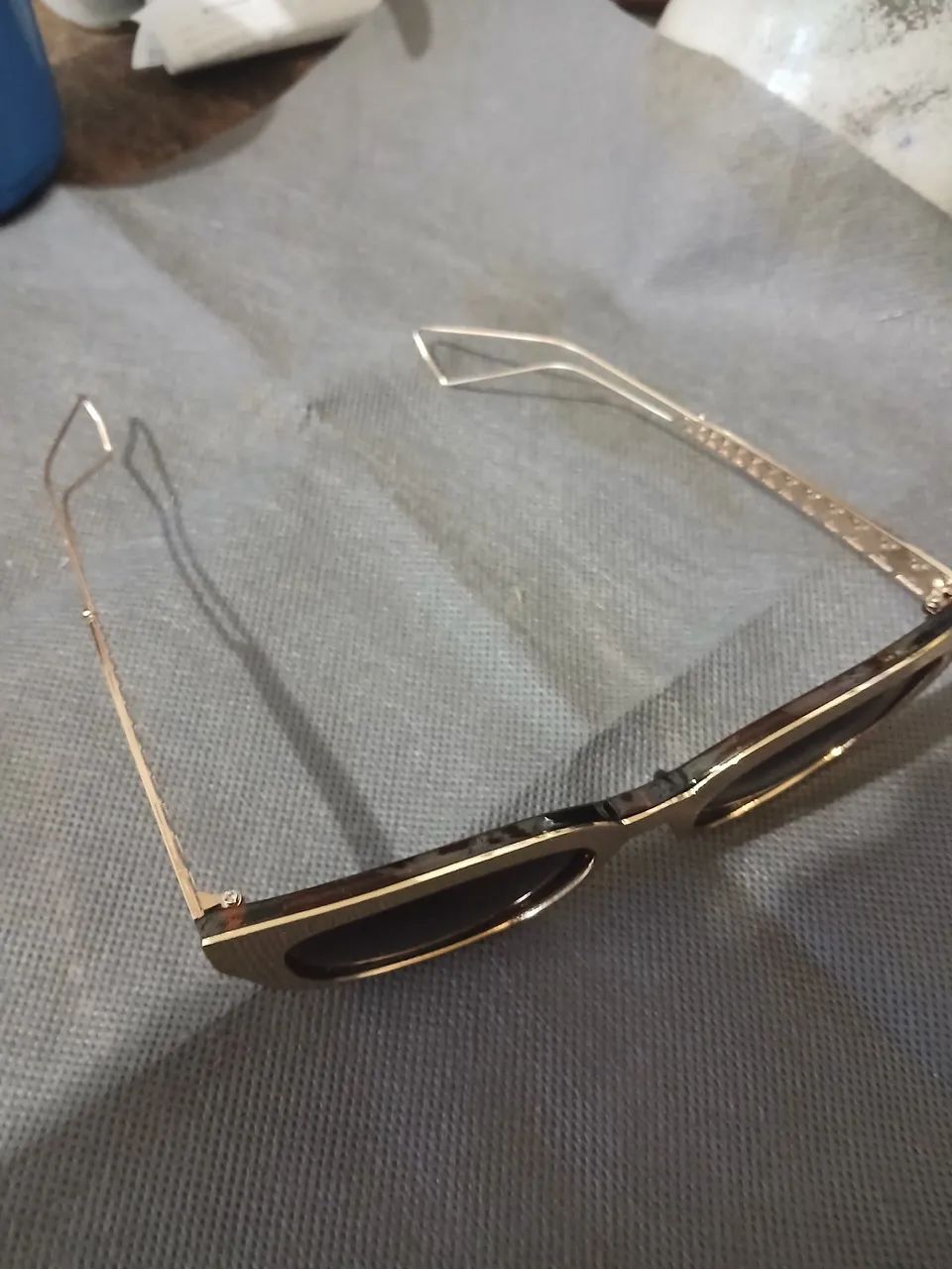 Vendo um oculos escuro feminino  - Foto 4