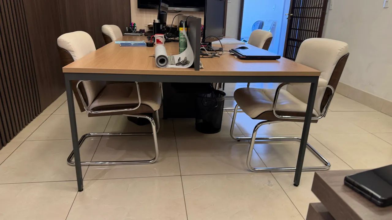 Mesa escritório com 04 estações de trabalho - Foto 4