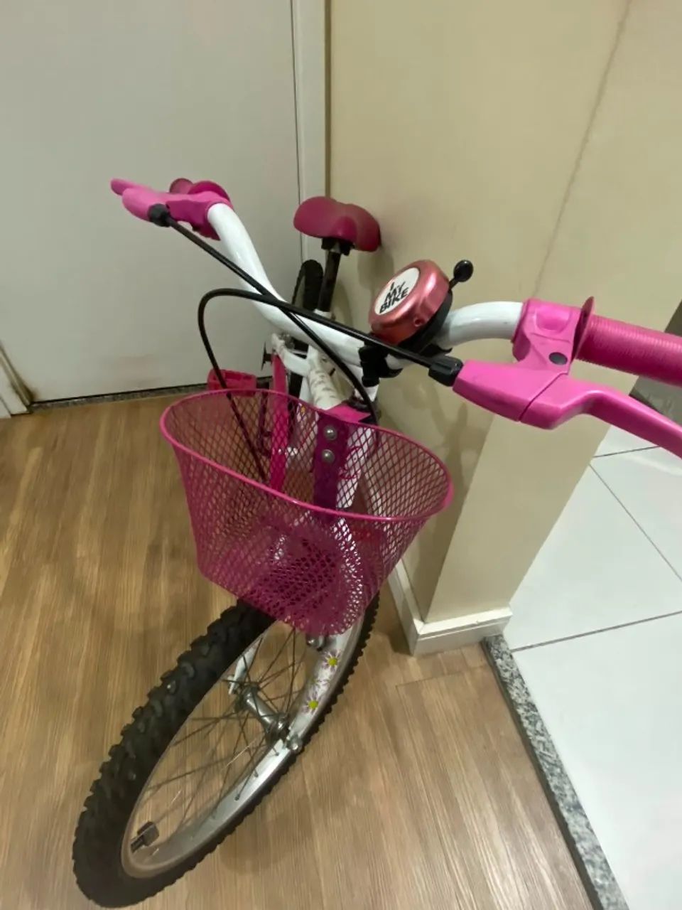 Bicicleta caloi ceci branca e rosa