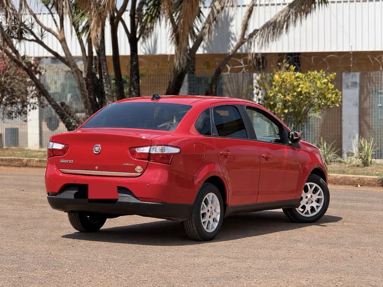 Fiat Grand Siena Grand Siena ATTRAC. 1.4 EVO F.Flex 8V 2013