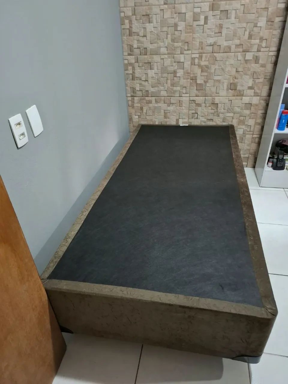 Vendo cama box solteiro com cabeceira  - Foto 4