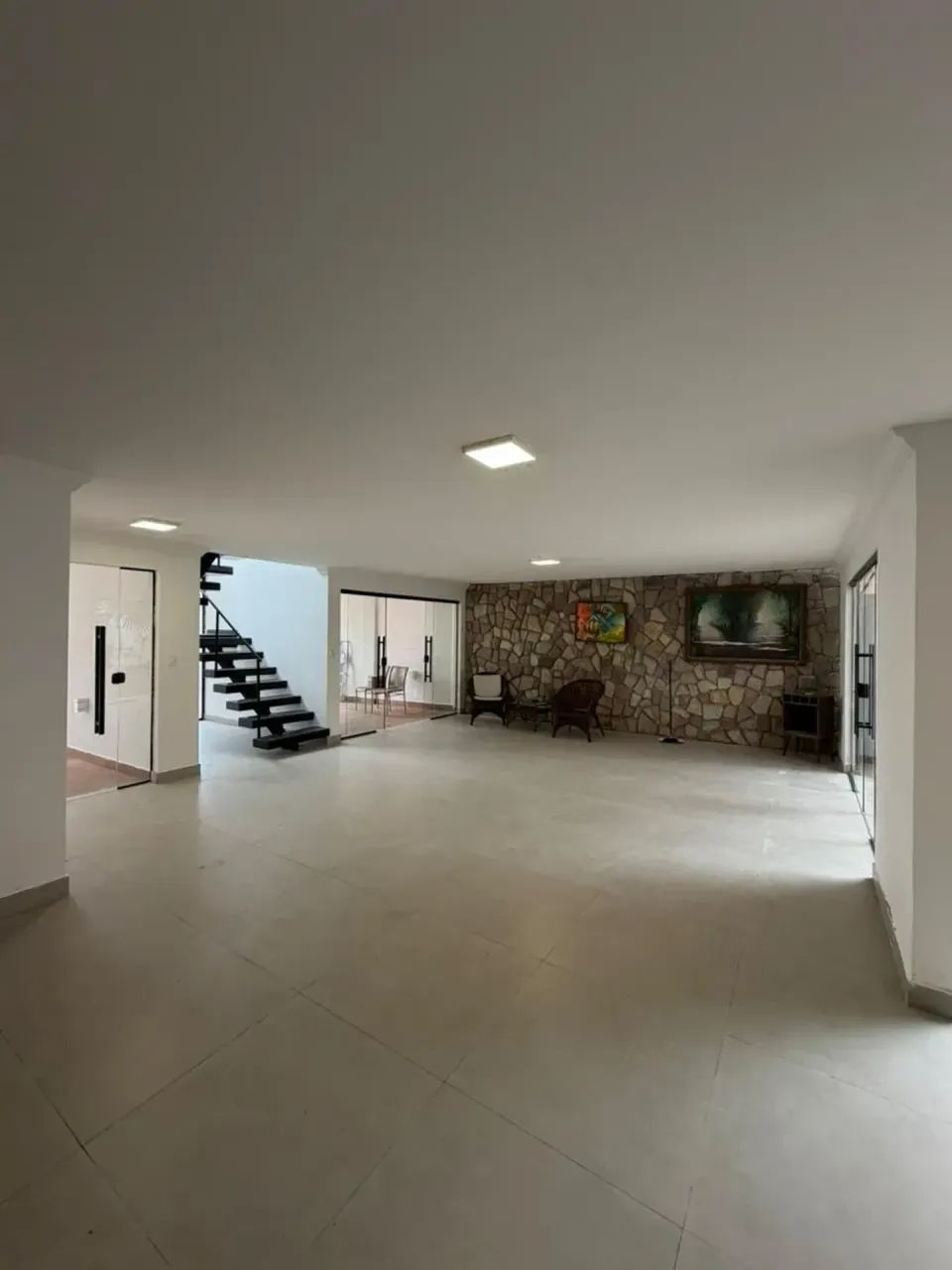 Casa 4 Suítes com 300M² em Ponta de Campina