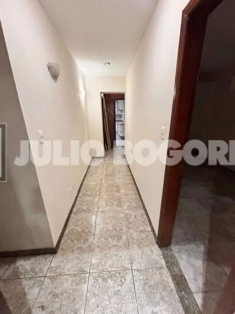 Casa de rua triplex - 4 quartos (2 suítes) - Piscina e churrasqueira - vaga - Foto 4