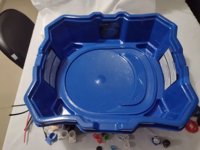 Lote de Peças Variadas Beyblade e Arena Azul - Foto 5