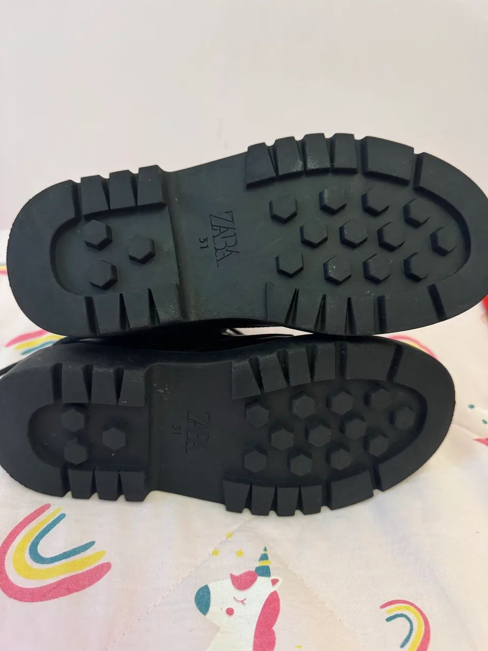 Bota infantil feminina preta - Zara - Tamanho 31 - Foto 2
