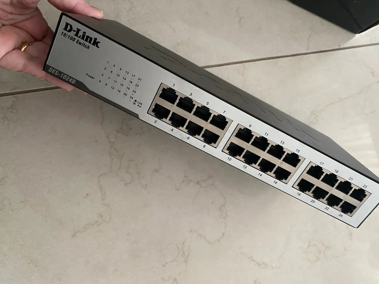 Kit Rede com 1 roteador e 2 Switch D-Link DES-1024D, usados - Foto 3