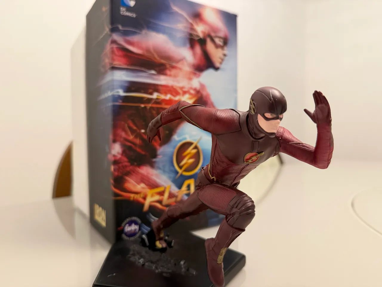 Iron Studios Flash 1/10- Dc comics exclusivo - Barry Allen  - Foto 2