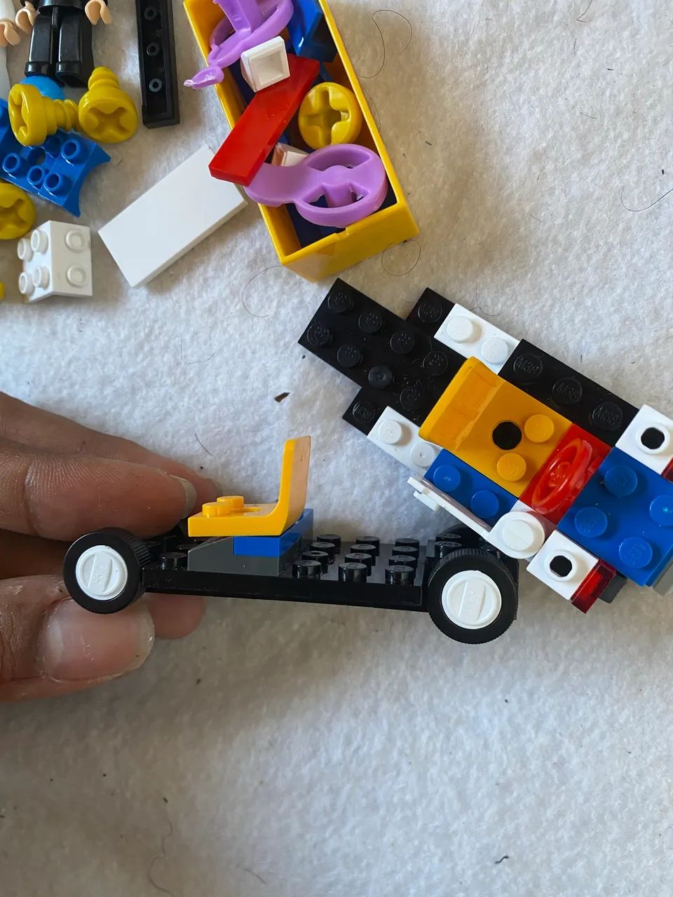 Bonecos lego e peças diversas - Foto 4