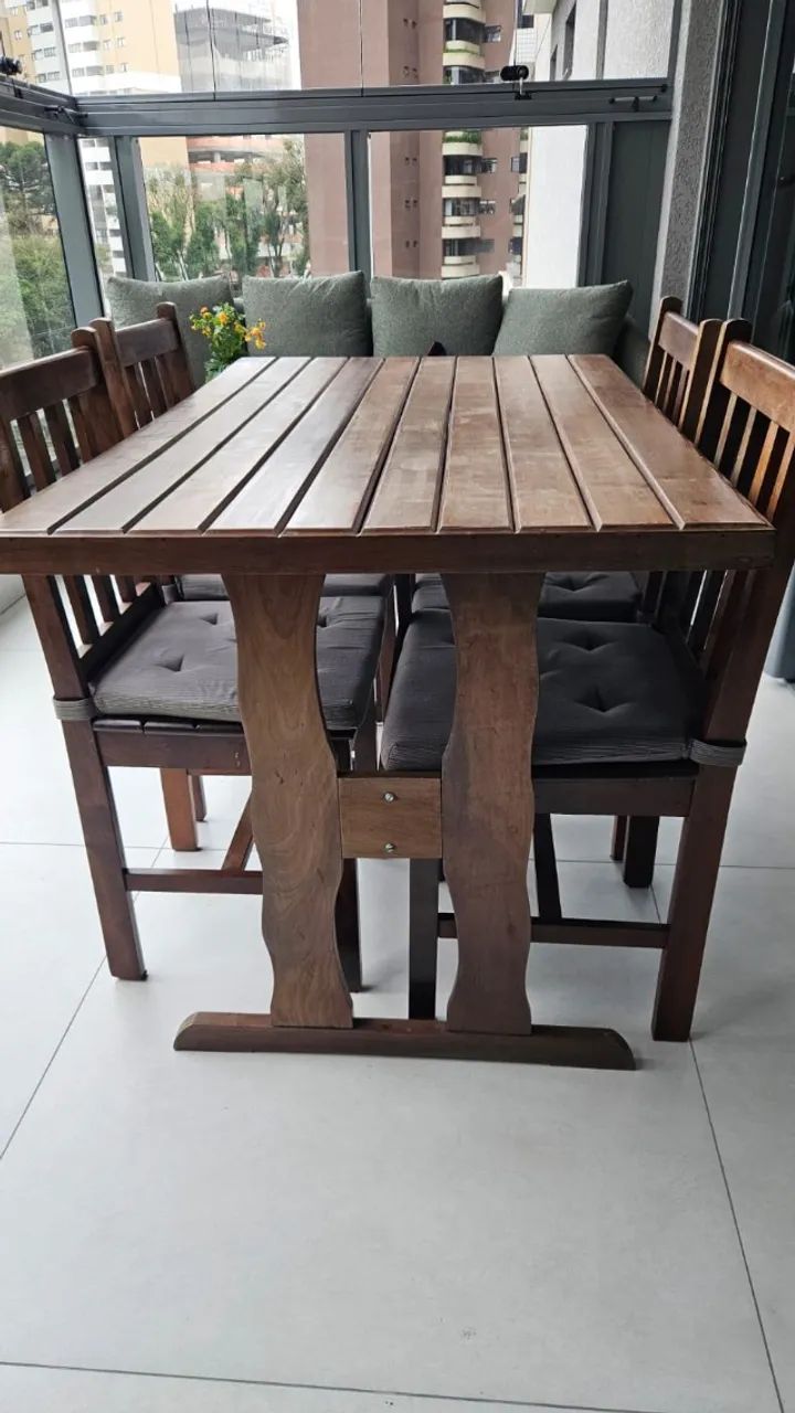 Mesa de sacada em madeira maciça com 4 cadeiras - Foto 2