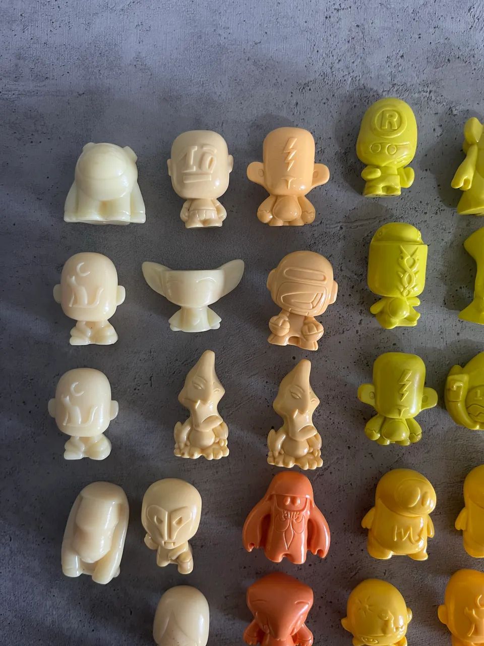 Gogos Crazy Bones amarelos  - Foto 3