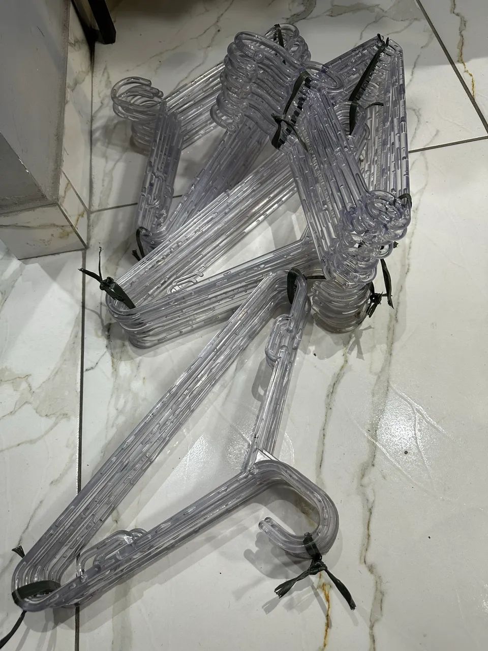 CABIDE DE ACRÍLICO 