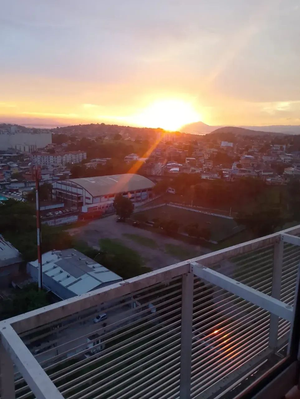 Alugo Sala comercial no Edifício Icon na  Estrela do Norte - São Gonçalo - RJ. - Foto 3