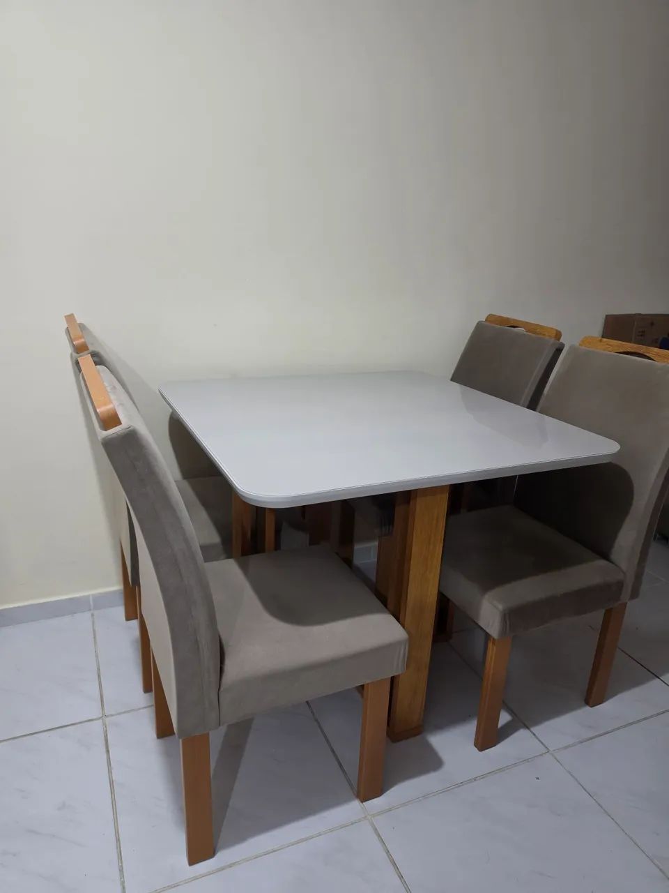 Mesa tampo de vidro 95x95 4 cadeiras - Foto 3