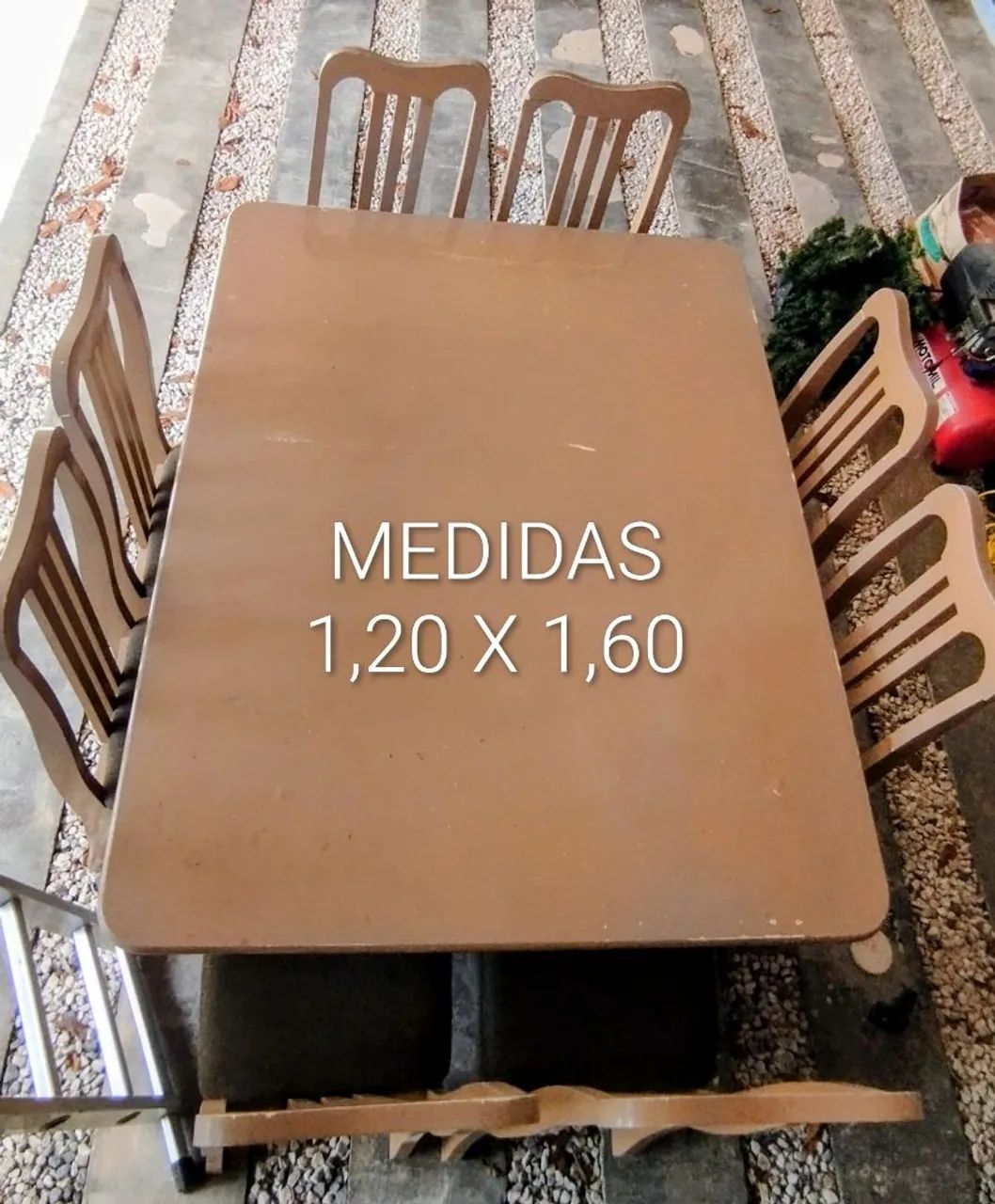 MESA COM 8 CADEIRAS MADEIRA PESADA