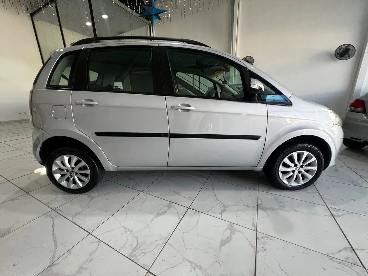 Fiat Idea Attractive 1.4 Fire Flex 8V 5P 2013 - Foto 3
