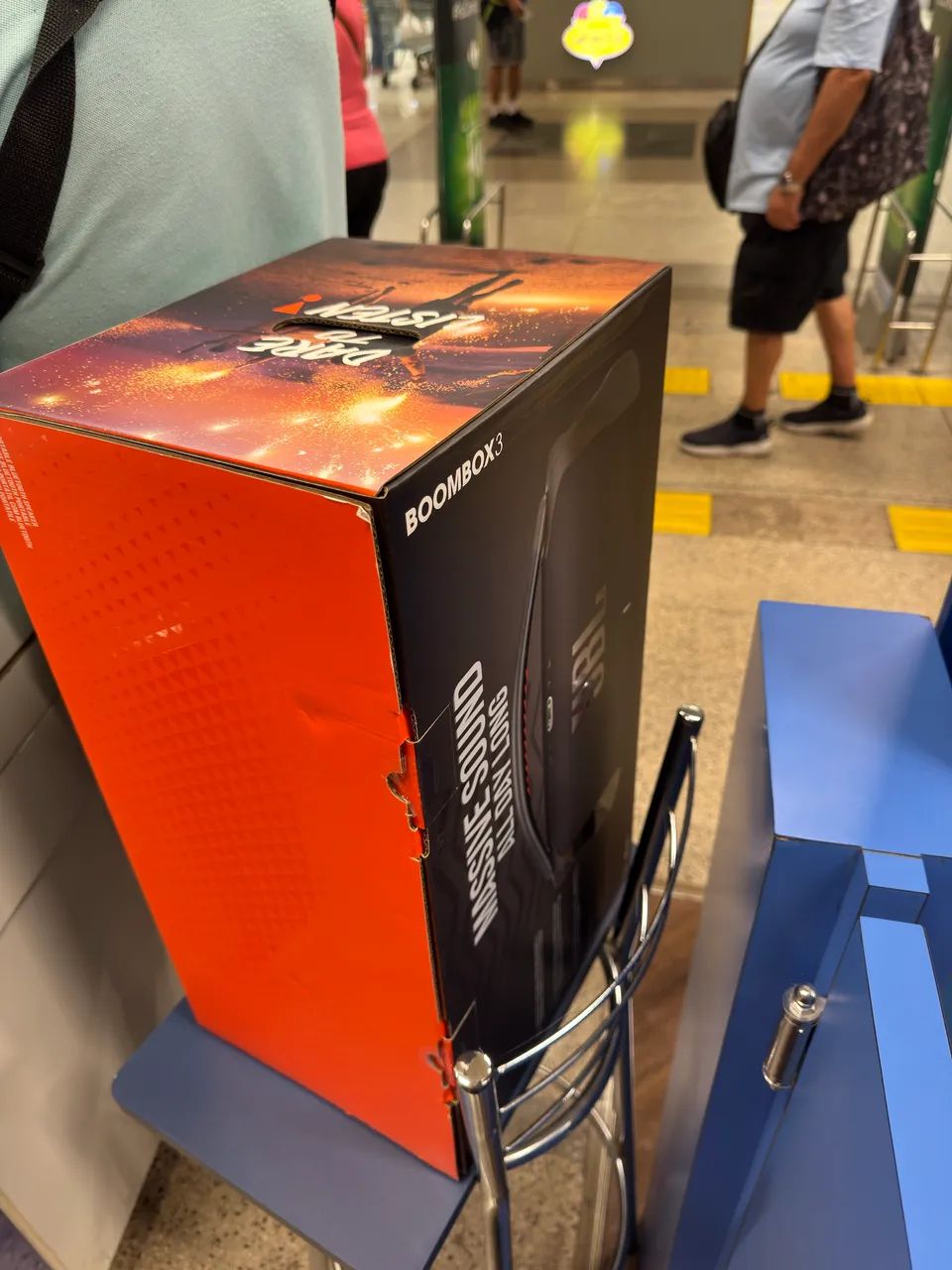 Caixa JBL zerada 
