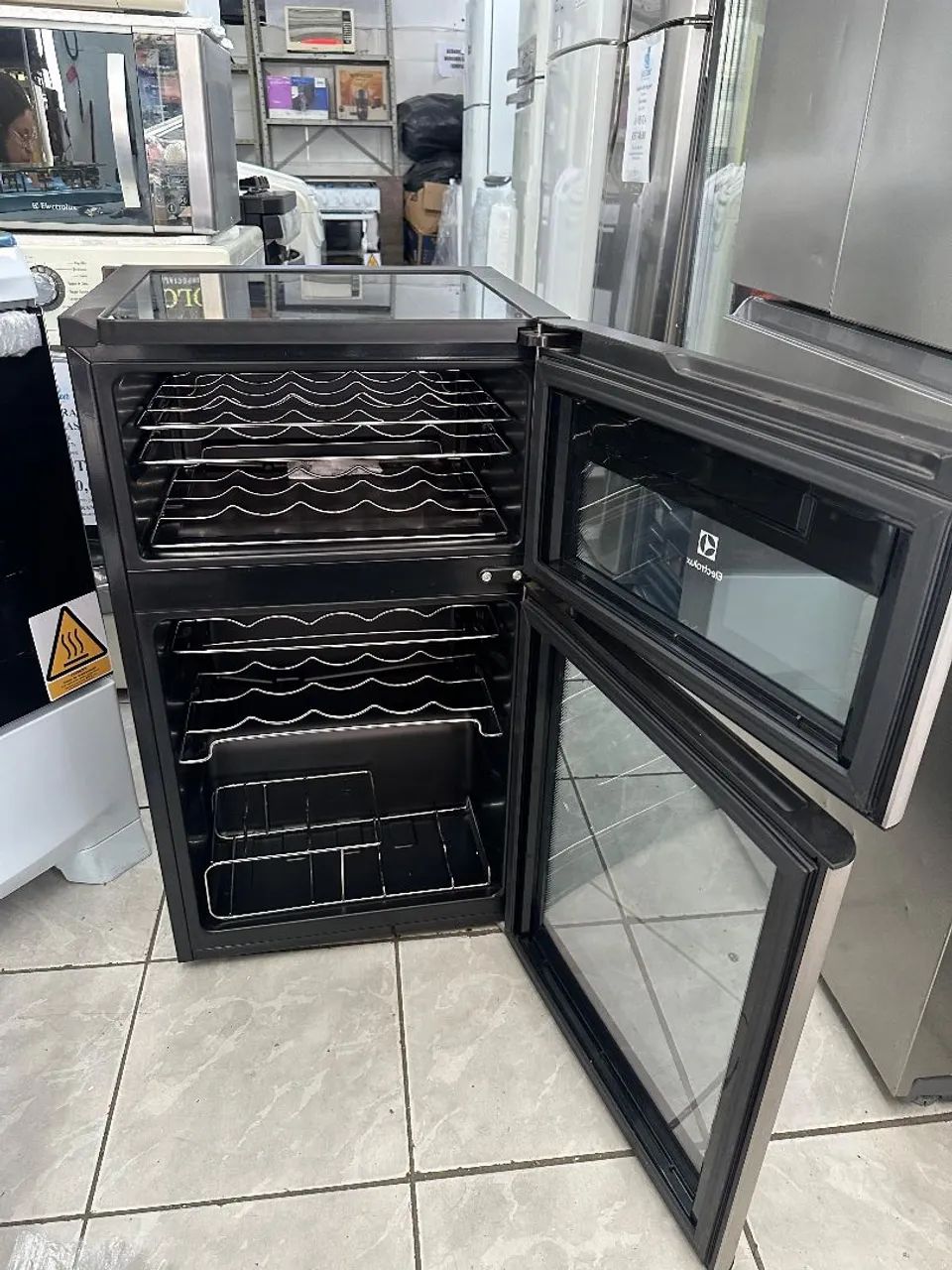 Adega climatizada dúplex Electrolux 29 garrafas 127v NOVA - Foto 2