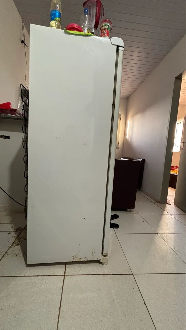 Vendo geladeira em ótimo estado - Foto 2