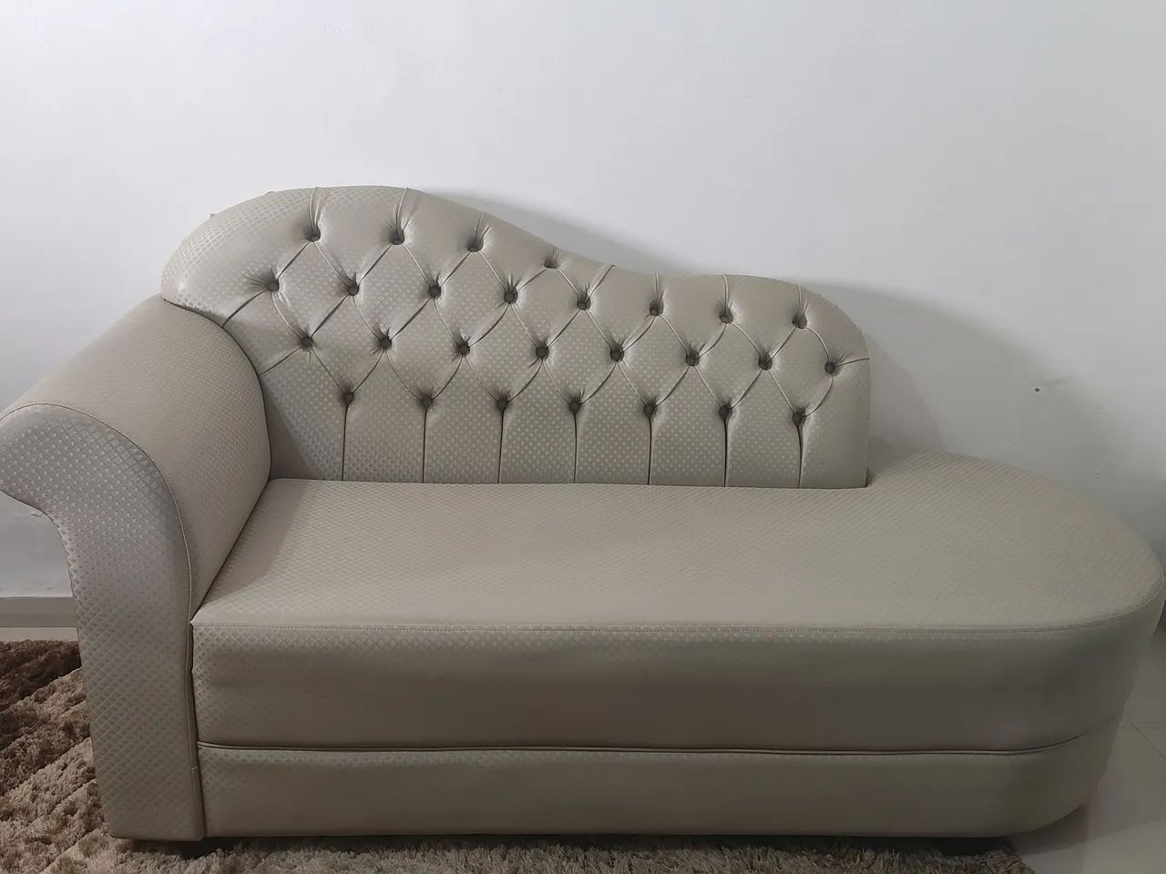Vendo sofá divã praticamente novo  - Foto 4