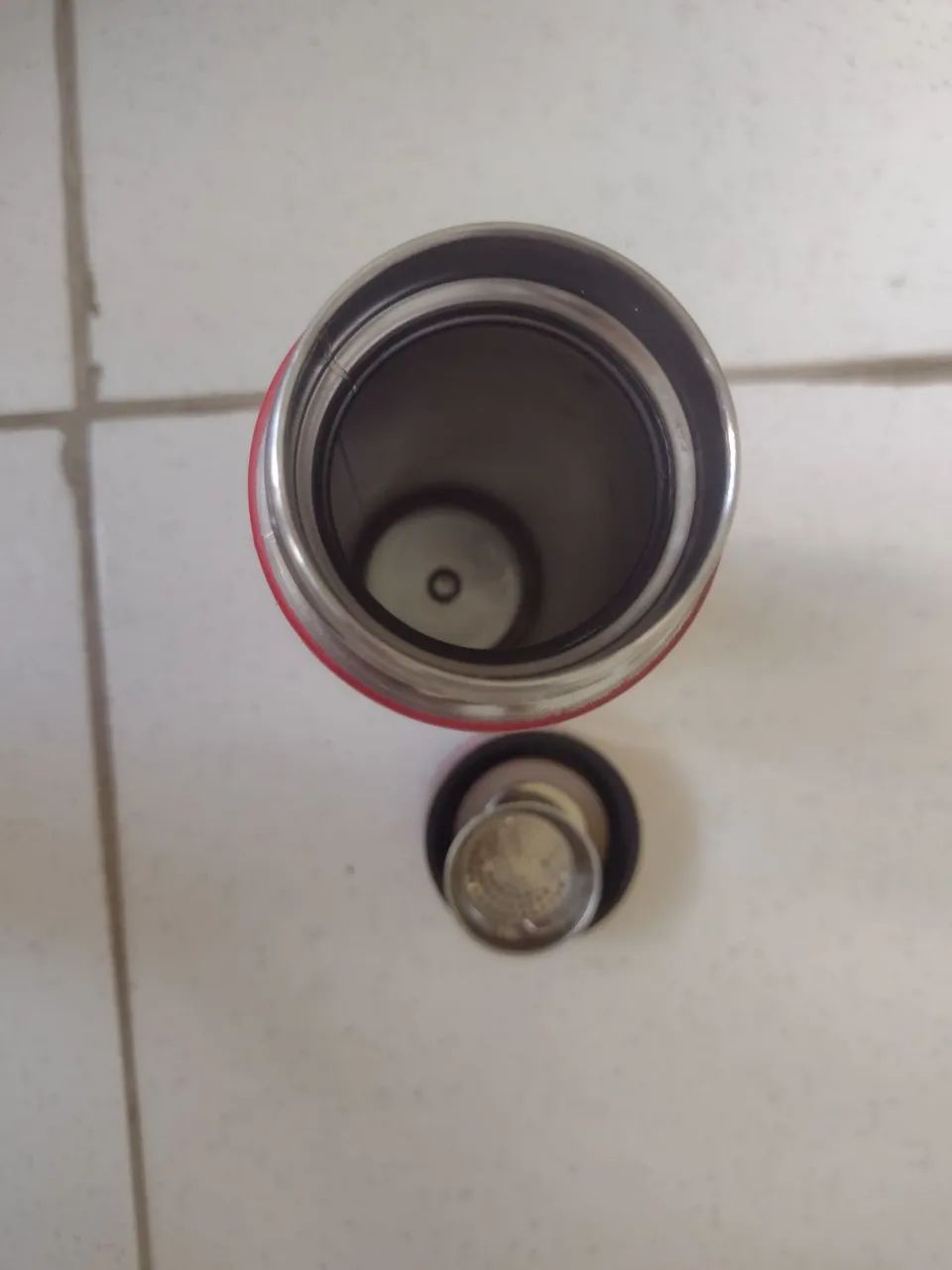 Garrafa térmica vermelha - Foto 4