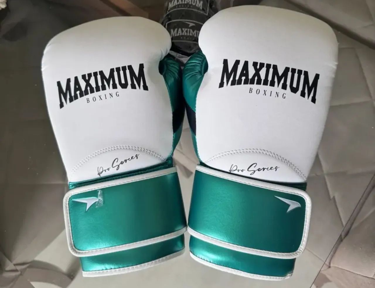 Vendo luva maximum 14 ( Nova )