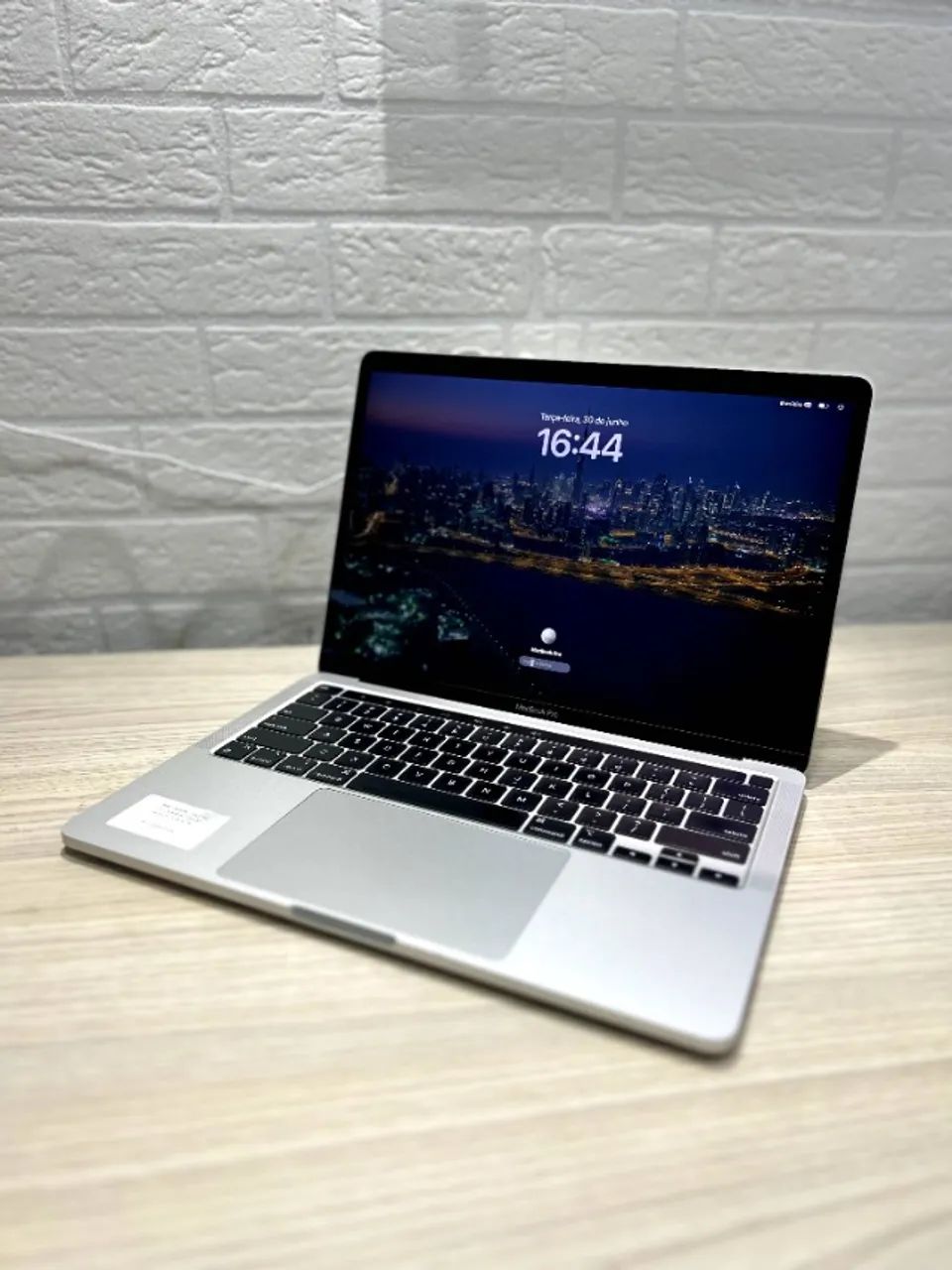 Macbook PRO M2 13" 16Gbs RAM 256Gbs SSD