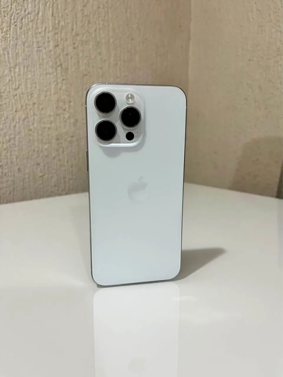 iPhone 15 Pro Max 256GB White Titanium - Celulares e Smartphones