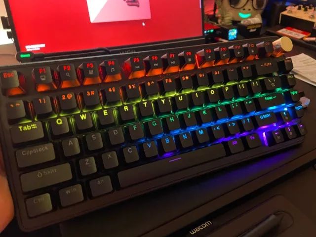 Teclado mecânico K82 da APAYADO - ÓTIMO ESTADO
