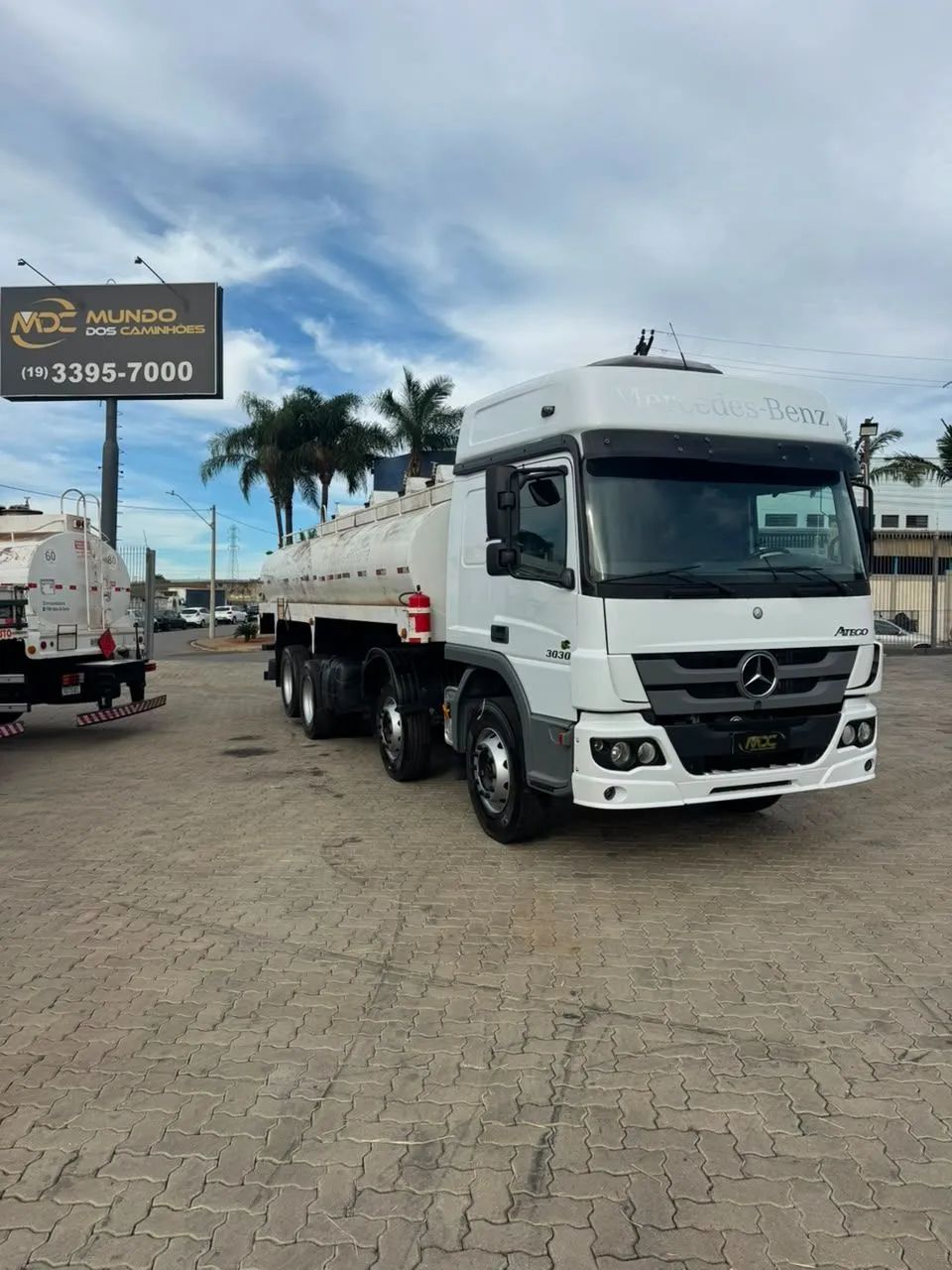 MB Atego 3030 8x2 AUTOMÁTICO COM TANQUE 20 MIL LITROS - Foto 3