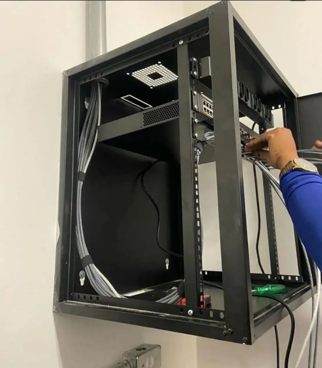 MANUTENÇÃO E INSTALAÇÃO DE CÂMERAS DE SEGURANÇA  - Foto 3