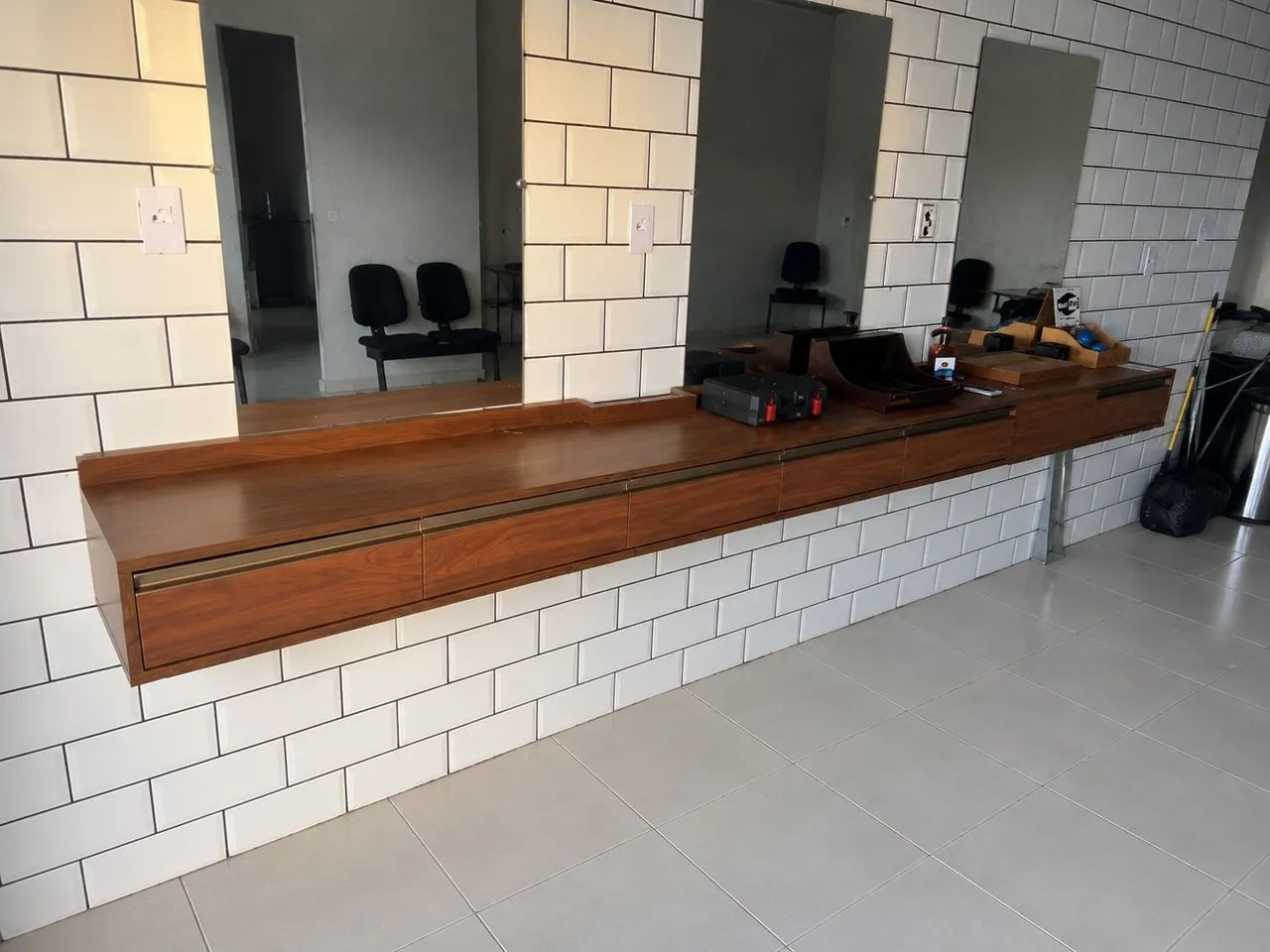 BANCADA PROFISSIONAL PARA BARBEARIA - Foto 3