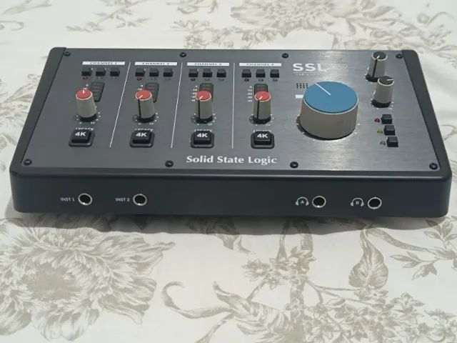 Interface De Áudio Solid State Logic Ssl 12 Usb SSL12