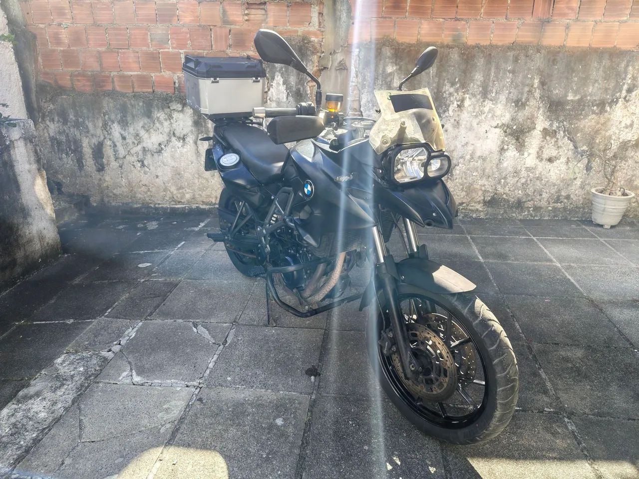 BMW F700