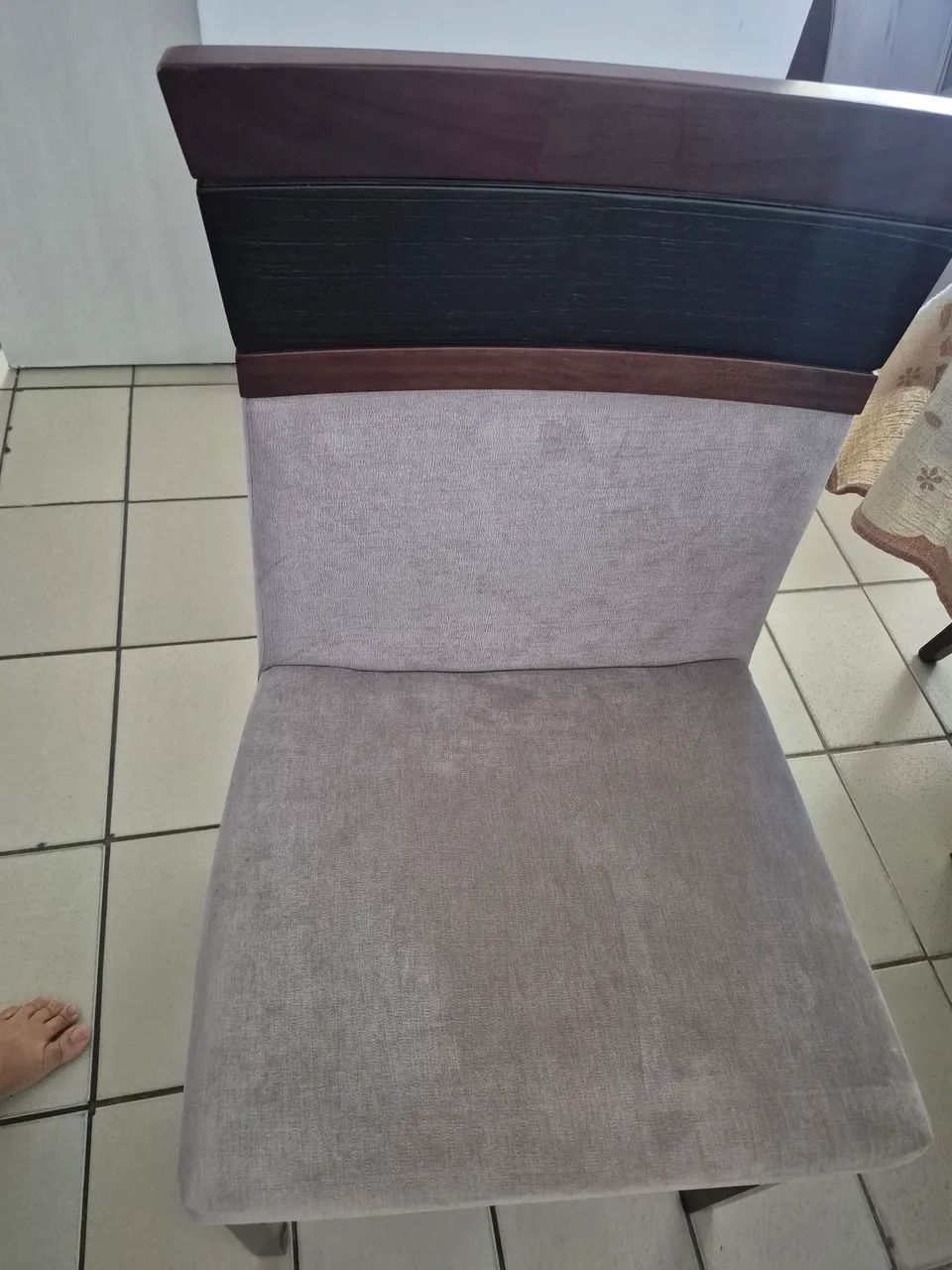 6 cadeiras pra mesa de jantar - Foto 3
