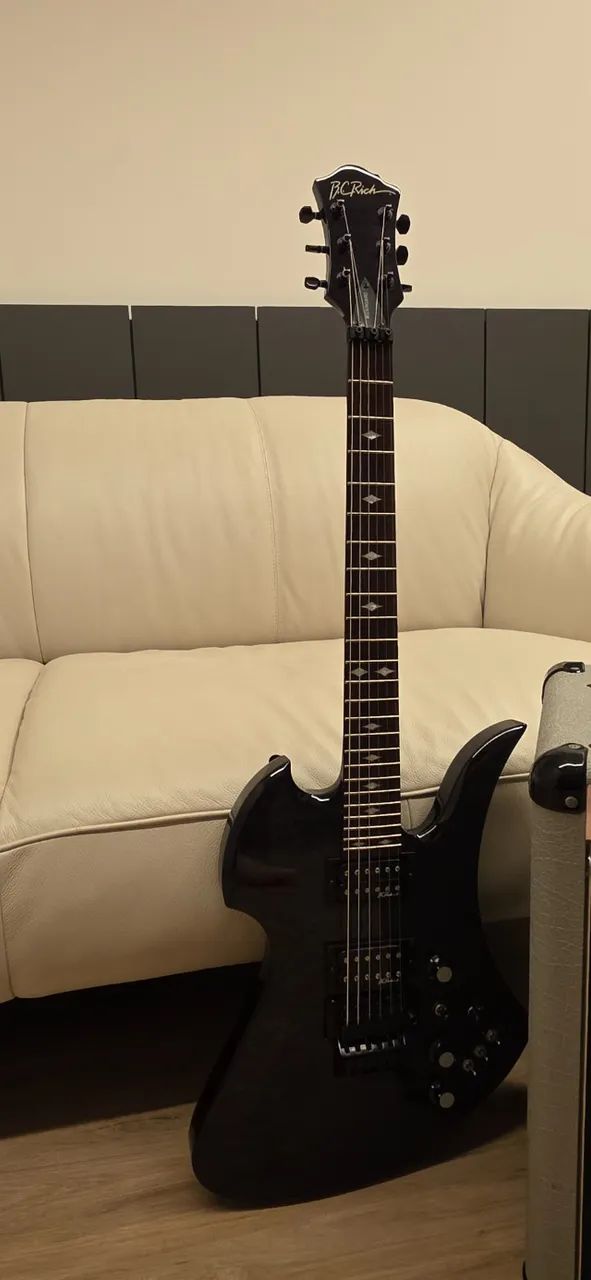 Guitarra B.C. Rich Monckingbird TransGreen  - Foto 2