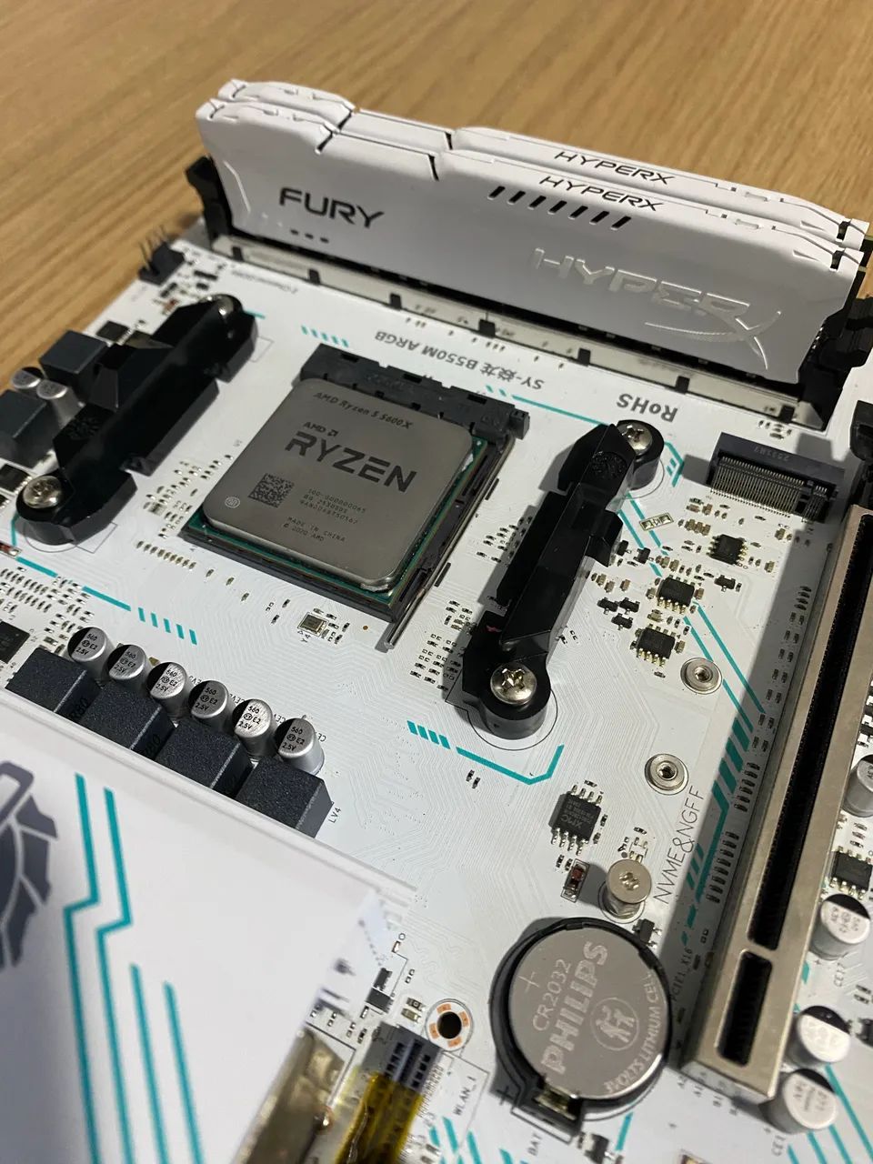 Kit placa mãe e processador Ryzen 5 com 32gb de RAM - Foto 2