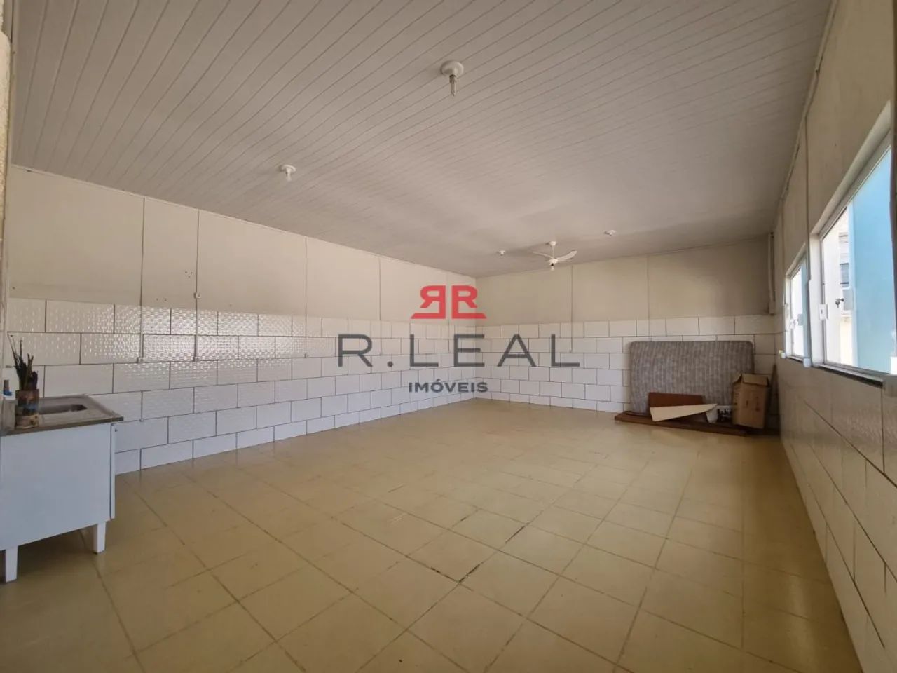 Imóvel comercial no Santa Cândida