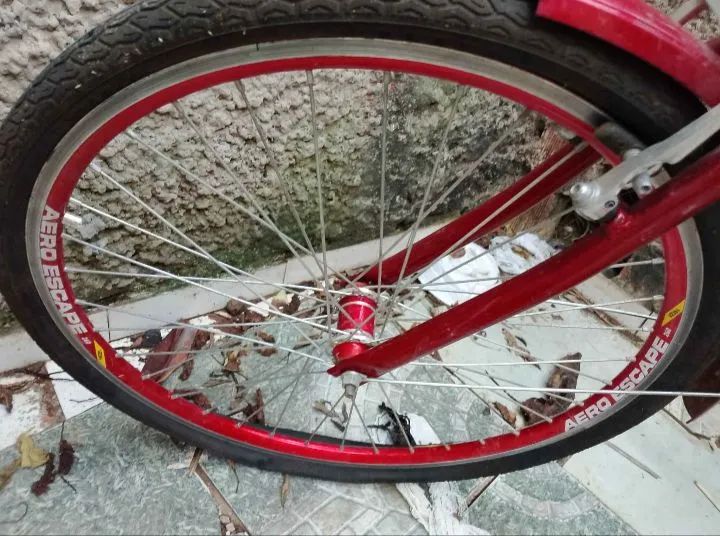 Vendo uma bicicleta aro 26 ou troco num celular  - Foto 2