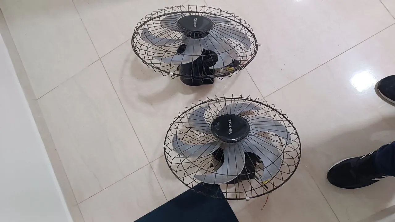 Dois Ventiladores Ventisol para comercio - Foto 3