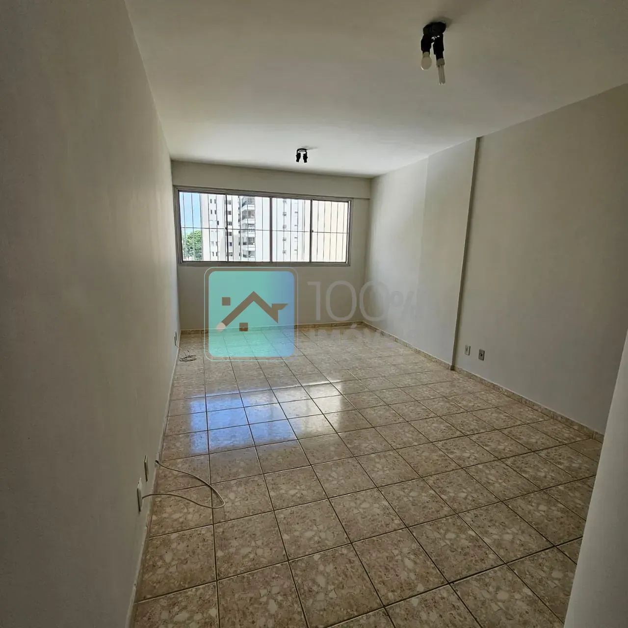Apartamento com 3 Quartos e 2 banheiros à Venda, 81 m²