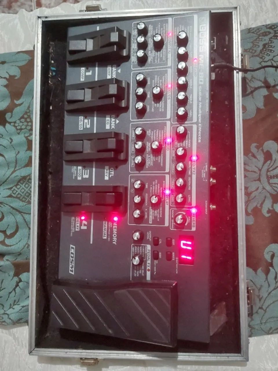 Pedaleira Boss ME 80 