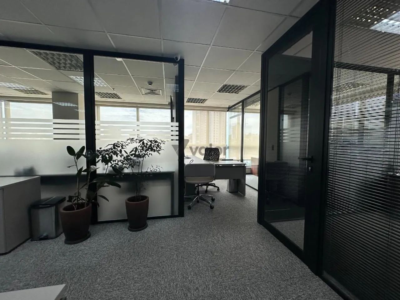 Sala para alugar em Campinas, Cambuí, com 170 m², Edifício Piazza Affari - Foto 4