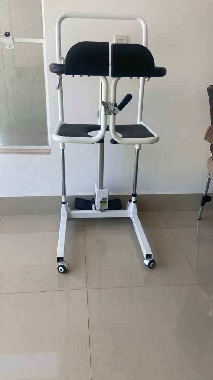 Cadeira de Transferência Multiuso com Elevação Eletrônica até 135 Kg Assento 48,5 cm D80 D - Foto 2